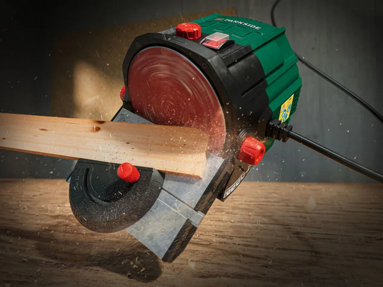 PARKSIDE® Ponceuse à disque PTSG 140 D2. 6 papiers abrasifs inclus